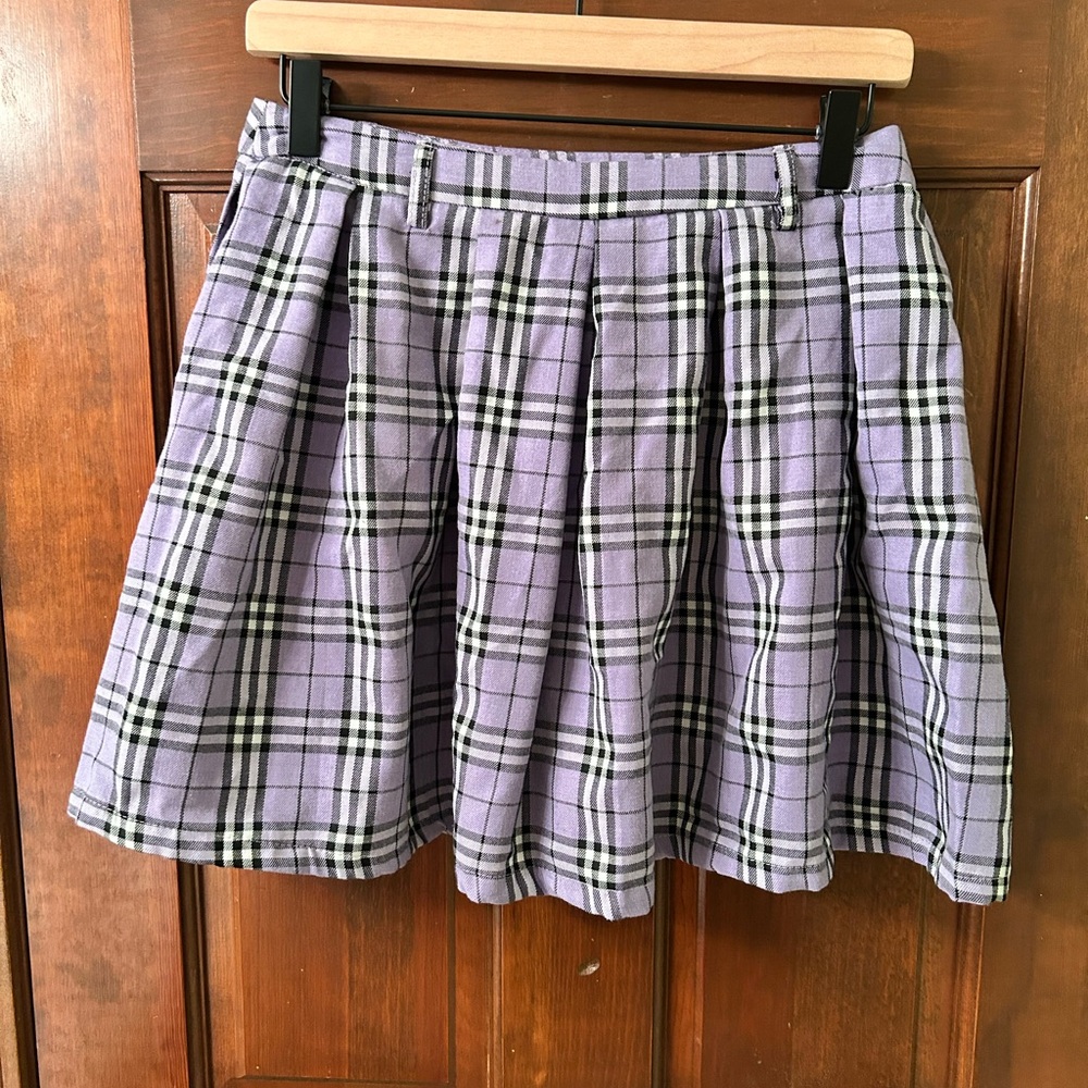 HOT TOPIC Cute Plaid Purple Skater Skirt. Size M
